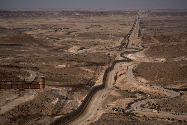 Grenzgebiet zwischen Israel und Ägypten. (Archivbild) - © Leo Correa/AP/dpa