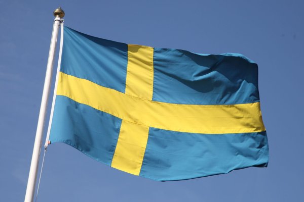 Mindestens eine Drohne ist am schwedischen Flughafen Göteborg-Landvetter gesichtet worden. (Symbolbild) - © Steffen Trumpf/dpa