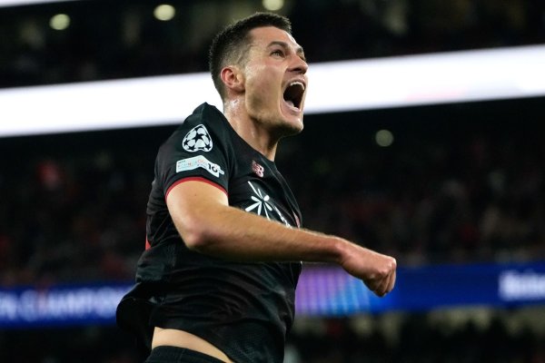 Patrik Schick jubelt über seinen Siegtreffer. - © Ana Brigida/AP/dpa