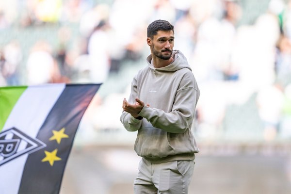 Der derzeit verletzte Tim Kleindienst hat seinen Vertrag in Gladbach vorzeitig verlängert. (Archivbild) - © David Inderlied/dpa