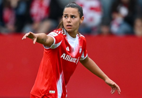 Schon wieder verletzt: Nationalspielerin Lena Oberdorf. (Archivbild) - © Sven Hoppe/dpa