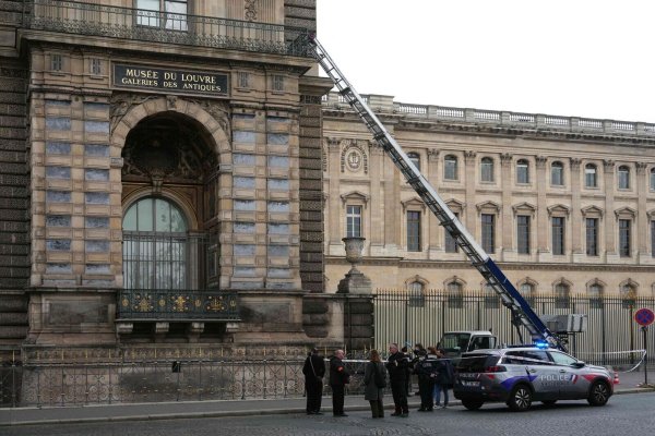 Die Polizei ist vor Ort. - © Dimitar Dilkoff/AFP/dpa