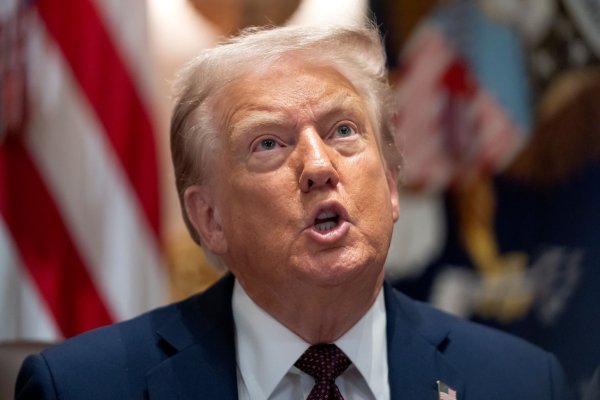 Ein US-Gericht hat eine Entscheidung zur Rechtsmäßigkeit von Trumps Zöllen getroffen. (Archivbild) - © Mark Schiefelbein/AP/dpa