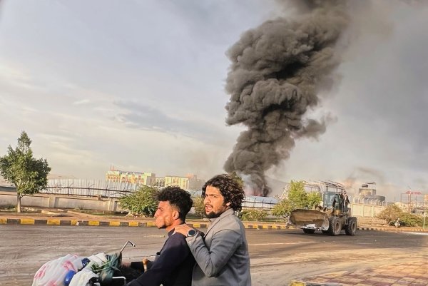 Israel greift seit Monaten Ziele im Jemen an als Reaktion auf Angriffe der Huthi. - © STR/AP/dpa