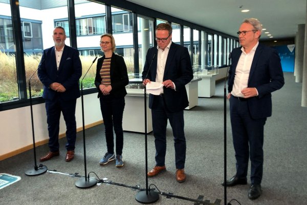 Die Spitzen von BSW, CDU und SPD kamen zu Gesprächen zur Regierungsbildung zusammen. (Archivbild) - © David Hutzler/dpa