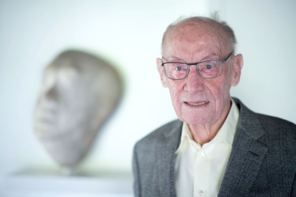 Edzard Reuter, ehemaliger Vorstandsvorsitzender der Daimler-Benz AG, ist am 27. Oktober 2024 im Alter von 96 Jahren in Stuttgart gestorben. - © Marijan Murat/dpa