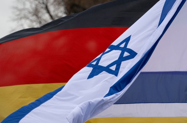 Seit Monaten gibt es Streit über die Rüstungslieferungen nach Israel.Jetzt werden neue Einzelheiten bekannt. (Archivbild) - © Robert Michael/dpa