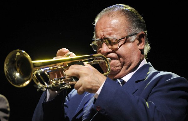 Weltweit berühmt wurde Manuel Mirabal als Trompeter des kubanischen Band-Projekts Buena Vista Social Club. - © Britta Pedersen/dpa