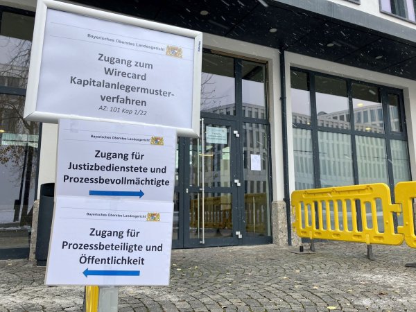 Das zivilrechtliche Musterverfahren läuft parallel zum Strafprozess, in dem sich Ex-Vorstandschef Markus Braun und zwei Mitangeklagte seit Dezember 2022 verantworten müssen. (Archivbild) - © Carsten Hoefer/epa Scanpix Sweden/dpa