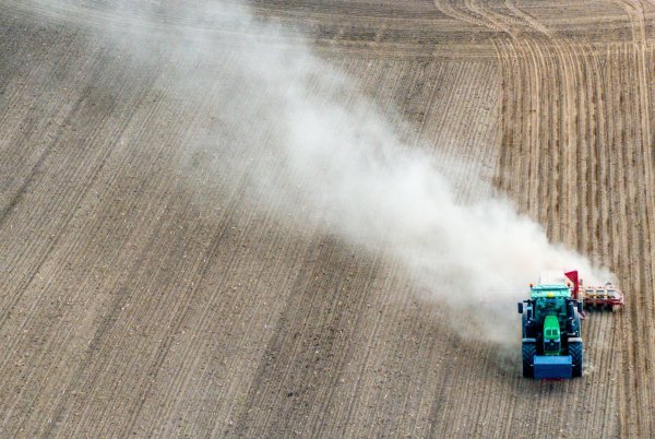 Landwirte sollen nicht finanziell austrocknen. (Archivbild) - © Jens Büttner/dpa