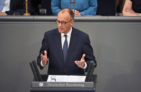 Merz verspricht in seiner ersten Regierungserklärung unter anderem «Wohlstand für alle". - © Katharina Kausche/dpa