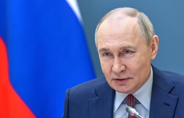 Kremlchef Putin lässt weiter die gesamte Welt auf sein Kommen warten. (Archivbild) - © Alexander Kazakov/Pool Sputnik Kremlin/AP/dpa