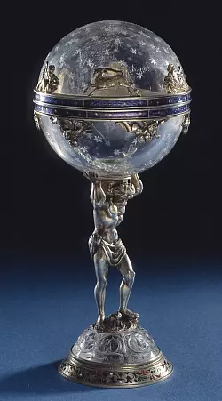 Atlas mit Himmelskugel, um 1870. - &copy; Weserrenaissance-Museum Schloss Brake