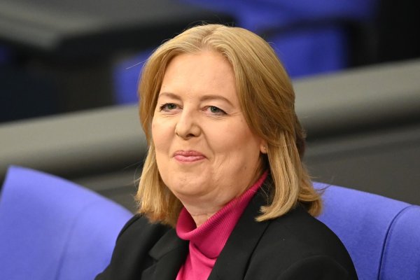 Bas hält sich bei Postenvergabe bedeckt. (Archivbild) - © Anna Ross/dpa