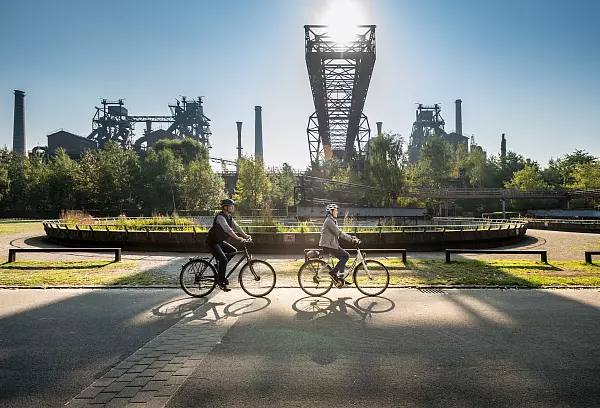 Industriekultur trifft Naturidylle – der Landschaftspark Duisburg-Nord begeistert mit beeindruckender Architektur, grüner Oase und spannender Geschichte. - © Dominik Ketz/Tourismus NRW