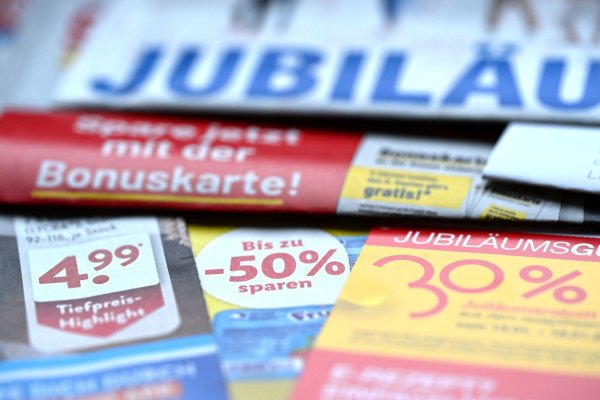Viele Händler setzen weiterhin auf Print-Werbung. (Symbolbild) - © Wolf von Dewitz/dpa