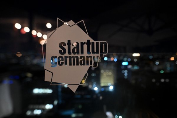 Unter Start-up-Gründenden sind Frauen recht selten vertreten (Archivbild). - © Sebastian Gollnow/dpa