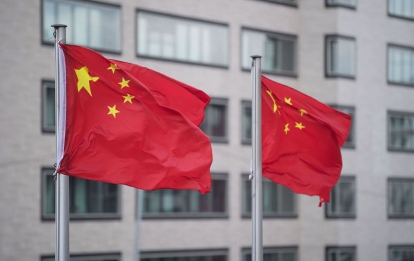 Übernehmen chinesische Investoren deutsche Firmen leidet oft die Mitbestimmung. (Archivbild) - © Marijan Murat/dpa