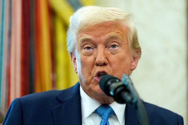 US-Präsident Trump macht dem ukrainischen Präsidenten Wolodymyr Selenskyj schwere Vorwürfe. - © Alex Brandon/AP/dpa
