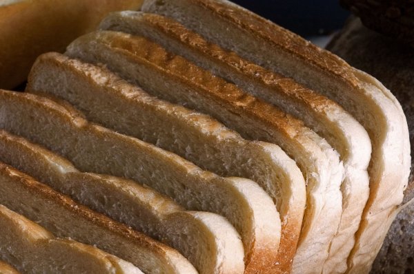 Goldbraun und gut? Stiftung Warentest hat 24 verschiedene Sorten Toast getestet. - © Hans-Jürgen Wiedl/dpa-Zentralbild/dpa-tmn