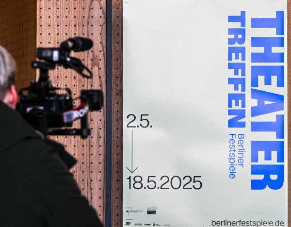 Das Berliner Theatertreffen findet wieder im Mai statt. (Archivbild) - © Jens Kalaene/dpa