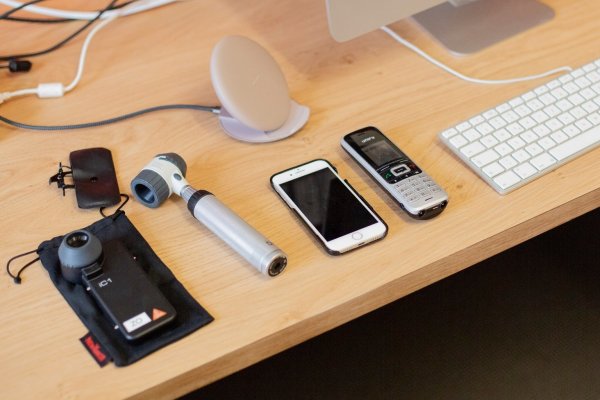 Patienten helfen Forschung via App - © Foto: Christoph Soeder/dpa-Zentralbild/dpa