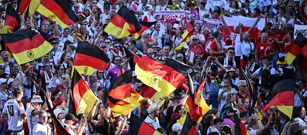 Deutsche Fußball-Fans - Sebastian Gollnow/dpa