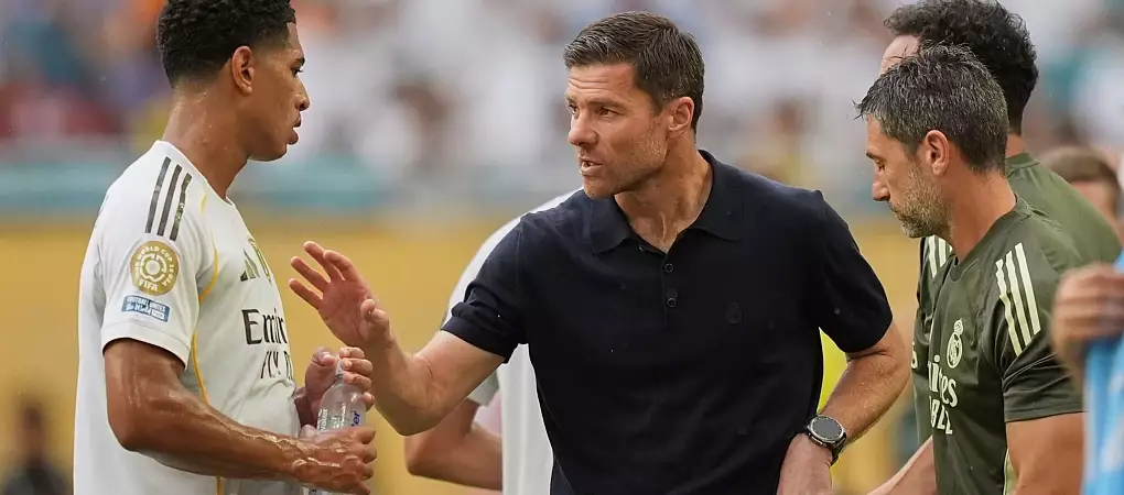 Jude Bellingham und Xabi Alonso - Rebecca Blackwell/AP/dpa