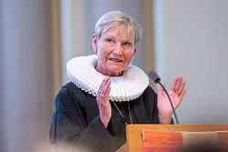 Unter der Leitung der Ratsvorsitzenden Kirsten Fehrs ist die neue Friedensdenkschrift der EKD formuliert worden. - &copy; David Inderlied/dpa