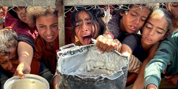 Unicef warnt vor den fatalen Folgen der zunehmenden Mangelernährung von Kindern im Gazastreifen. Die Jüngsten gerieten durch Hunger und Krankheiten in einen Teufelskreis. - © Moaz Abu Taha/APA Images via ZUMA Press Wire/dpa