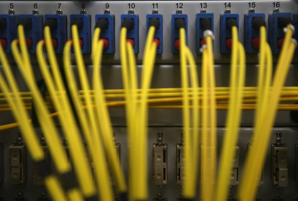 Netzwerkkabel - © Foto: Oliver Berg/dpa