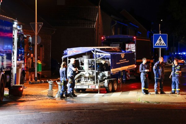 Auch in Erftstadt im Rhein-Erft-Kreis gab es zahlreiche Einsätze für die Rettungskräfte. - © Thomas Banneyer/dpa