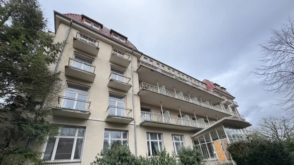 Der seit vielen Jahren leerstehende Fürstenhof an der Parkstraße soll wieder zu einem Hotel werden. - © Sven Kienscherf