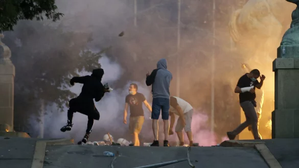 Proteste in Serbien - &copy; Foto: Darko Vojinovic/AP/dpa