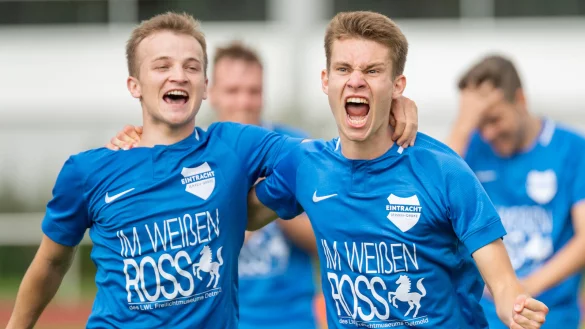 Jubel &uuml;ber den Pokalsieg im Lager des SV Eintracht Jerxen-Orbke. - &copy; Egon Penner