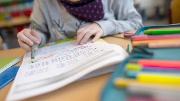 Mathe in der Grundschule - &copy; Foto: Sebastian Gollnow/dpa
