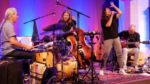 Musik, die Lust auf mehr macht: Wolfgang Stamm (von links), Alexander Sonntag, Liza da Costa und Tilmann H&ouml;hn von der Band &bdquo;Hotel Bossa Nova".&nbsp; - &copy; Thomas Kr&uuml;gler