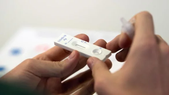 Corona-Schnelltest - &copy; Foto: Federico Gambarini/dpa