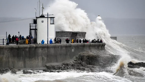 Sturm in Gro&szlig;britannien - &copy; Foto: Ben Birchall/PA Wire/dpa