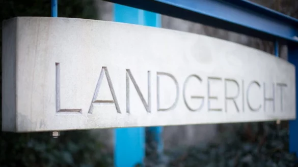 Auf &uuml;belste Weise soll ein 24-J&auml;hriger eine Bielefelderin beklaut und gedem&uuml;tigt haben. - &copy; DPA