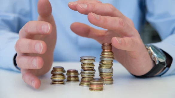 Bei Depotkosten sparen - &copy; Foto: Andrea Warnecke/dpa-tmn