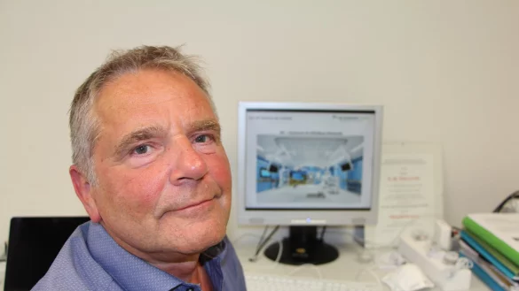 Karl-Heinz Nimczewski hat ein Stück Medizingeschichte des Klinikums mitgeschrieben, denn er hat die Abläufe umgekrempelt. Jetzt widmet er sich dem Um- und Neubau der OP-Säle am Standort in Detmold. - © Astrid Sewing