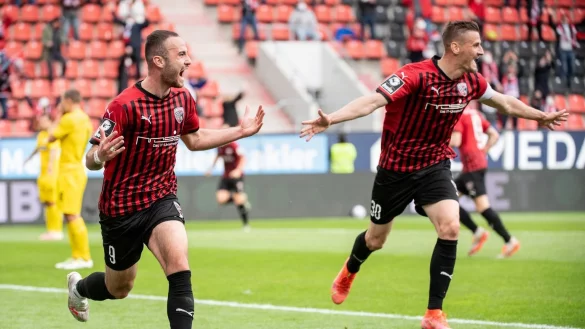 Hinspiel-Heimsieg - &copy; Foto: Matthias Balk/dpa