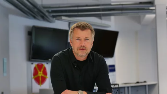 LZ-Redakteur Jens Rademacher bedauert das Scheitern des Silixer Dorfladen-Projekts, glaubt aber auch, dass es durch das Wirken der Genossenschaft positive Effekte für den Ort geben kann. - © Jörg Hagemann