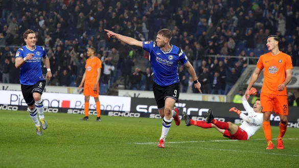 Fabian Klos sorgte mit einem sehenswerten Treffer zehn Minuten vor Schluss für die Vorentscheidung. - © Wolfgang Rudolf