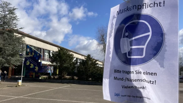 Das Maske-Tragen geh&ouml;rt l&auml;ngst zum Schulleben dazu. Jetzt sollen Schnelltest zur Virus-Bek&auml;mpfung beitragen. - &copy; Sandra Castrup