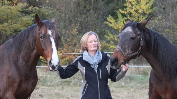 Die Senner "Juwel" und "Coleen" sind, laut ihrer Besitzerin Anette Strohdiek, eine echte Lebensversicherung. - &copy; Johanna Thiel