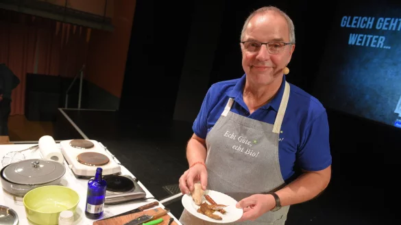 Helmut Gote bei seinem Auftritt in der Detmolder Stadthalle. - &copy; Nicole Ellerbrake