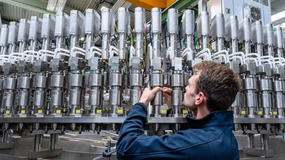 - &copy; Armin Weigel/dpa