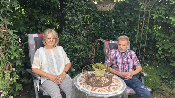 Elke und Manfred Nolte haben sich in Istrup ein kleines Paradies geschaffen. - &copy; Silke Buhrmester